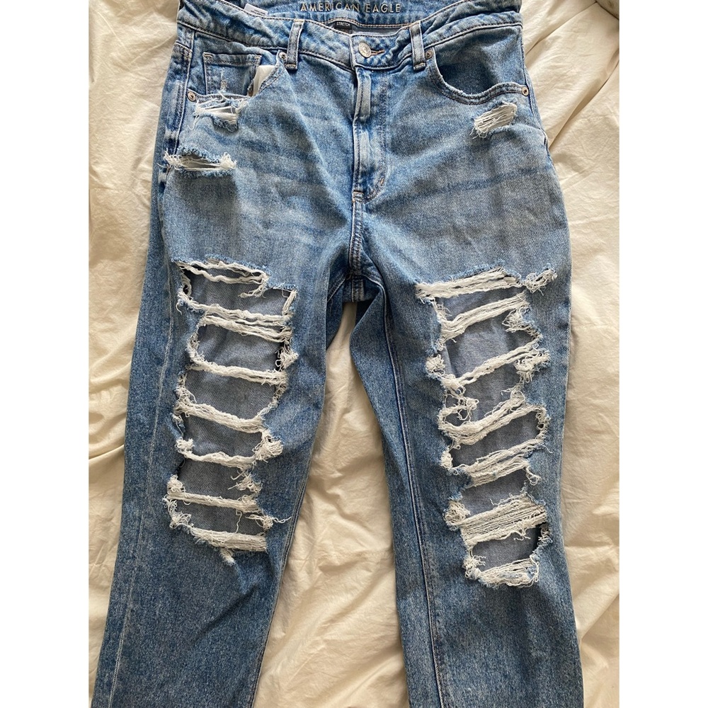 American Eagle Stretched Ripped Mom Jean